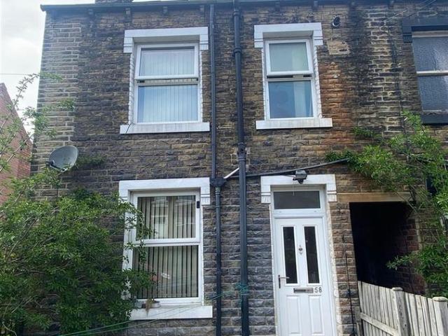 Cross Lane, Huddersfield HD4, 2 bed property to rent, £675 pcm | PrimeLocation