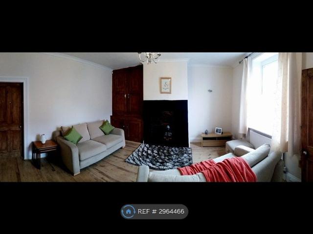 Cross Lane, Huddersfield HD4, 2 bed terraced house to rent, £675 pcm | PrimeLocation