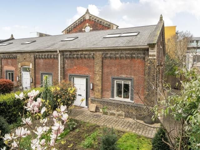 Cross Lane, London N8, 2 bed flat to rent, £3,600 pcm | PrimeLocation