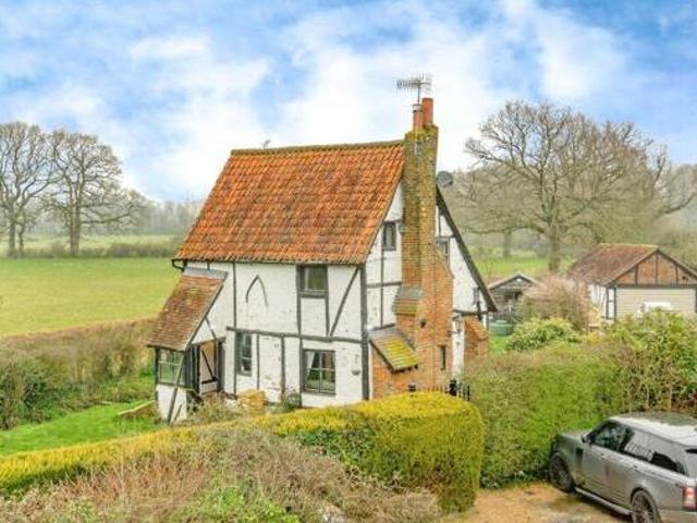 Cross Oak Lane, Salfords, 3 Bedroom Detached