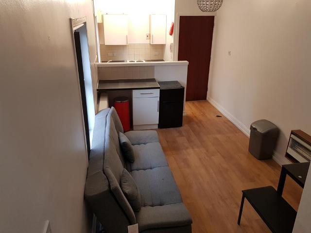 Cross Road, Leicester, LE2 1 bed apartment to rent £800 pcm £185 pw