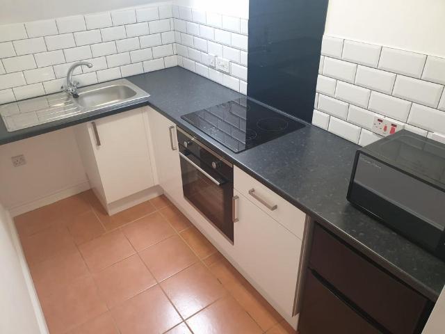 Cross Road, Leicester LE2 1 bed flat to rent £825 pcm £190 pw