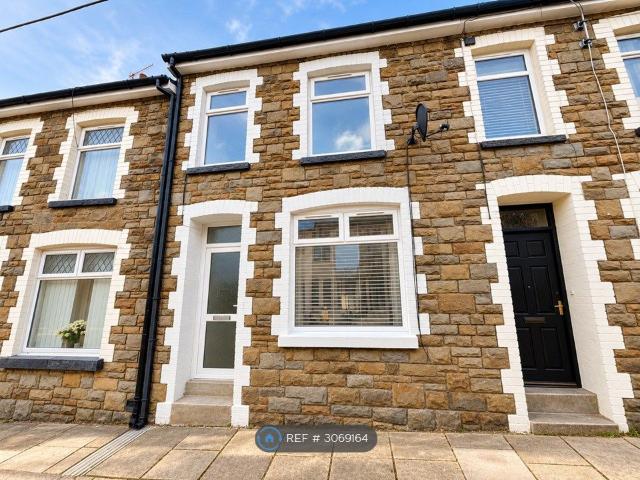 Cross St, Abertillery NP13, 3 bed terraced house to rent, £800 pcm | PrimeLocation