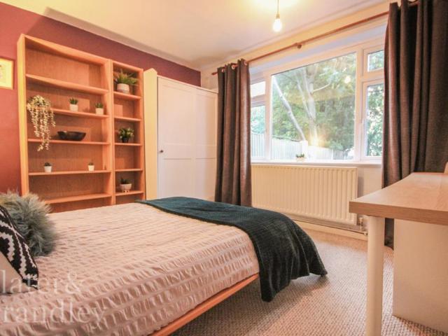 Cross Street, Carlton, Nottingham. 1 bed flat to rent £795 pcm £183 pw