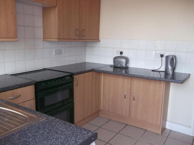 Cross Street, Great Houghton 2 bed house to rent £700 pcm £162 pw
