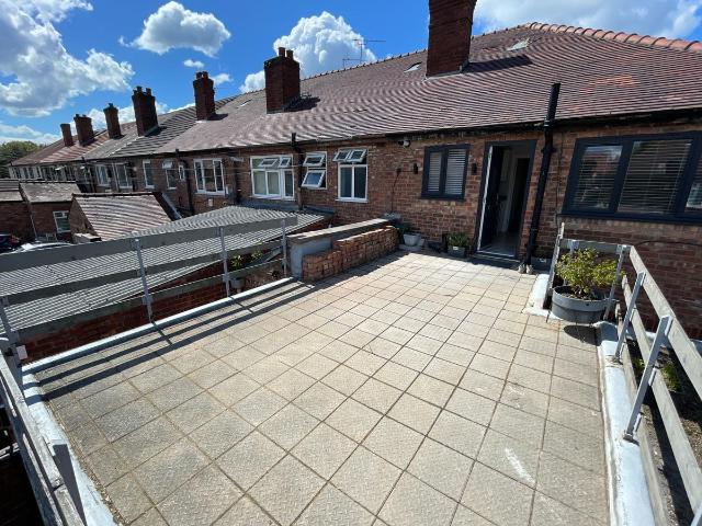 Cross Street, Sale M33, 2 bed flat to rent, £1,250 pcm | PrimeLocation