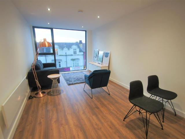 Crossbank, Salford M7, 2 bed flat to rent, £1,200 pcm | PrimeLocation