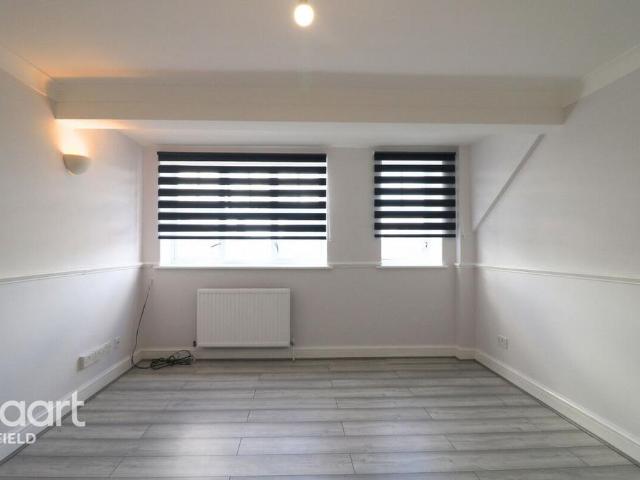 Crossbrook Street, WALTHAM CROSS 2 bed apartment to rent £1,850 pcm £427 pw