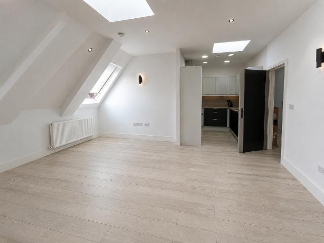 Crossbrook Street, Cheshunt, Waltham Cross EN8, 2 bed flat to rent, £1,950 pcm | PrimeLocation