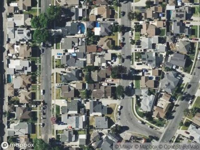 Crossdale Ave