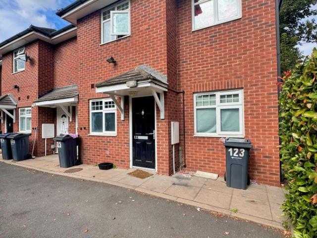 Crossfield Road, Birmingham B33, 2 bed maisonette to rent, £1,000 pcm | PrimeLocation