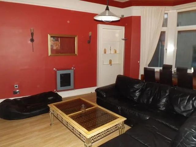 Crossflat Crescent, Paisley