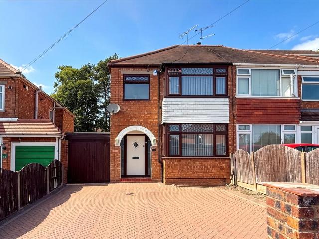 Crossland Crescent, Claregate. 3 bed semi detached house to rent £1,350 pcm £312 pw