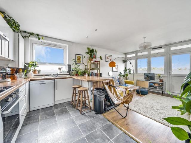 Crosslet Street London SE17 1 bed flat to rent £1,850 pcm £427 pw