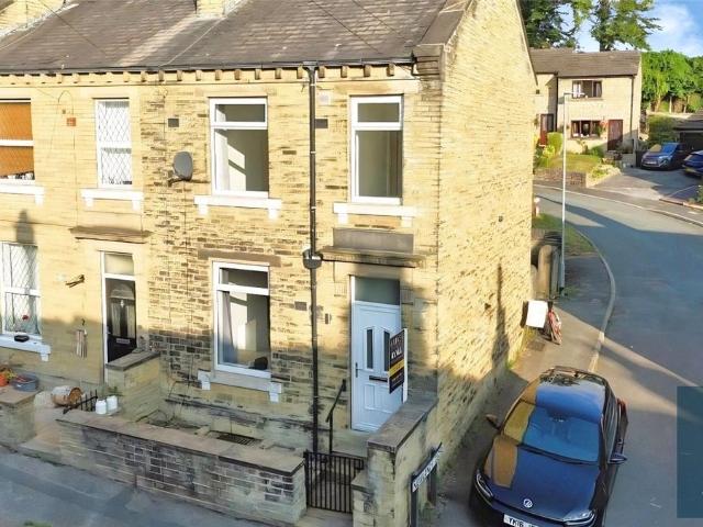 Crossley Street, Brighouse HD6, 3 bed end terrace house to rent, £900 pcm | PrimeLocation