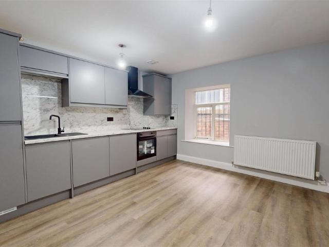 Crossley Street, Halifax Town Centre HX1, 2 bed flat to rent, £650 pcm | PrimeLocation
