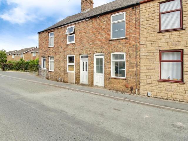 Crossway Hand, Whittlesey PE7 2 bed terraced house to rent £875 pcm £202 pw