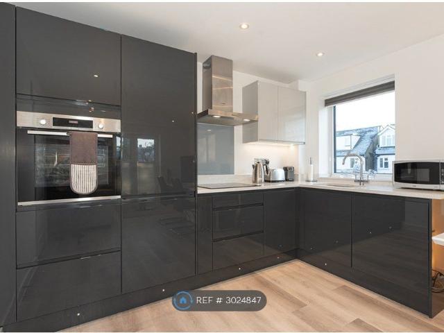 Crossways, Brentwood CM15, 1 bed flat to rent, £1,500 pcm | PrimeLocation