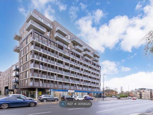 Crossways, Slough SL1, 2 bed flat to rent, £1,650 pcm | PrimeLocation