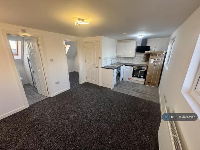 Crossways Road, Mitcham, CR4 1 bed in a house share to rent £850 pcm £196 pw