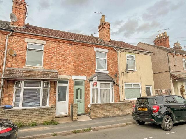 Craven Road, Rugby, CV21 3 bed terraced house to rent £1,100 pcm £254 pw