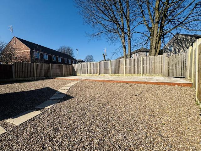 Crawford Avenue, BRADFORD 3 bed semi detached house to rent £1,200 pcm £277 pw