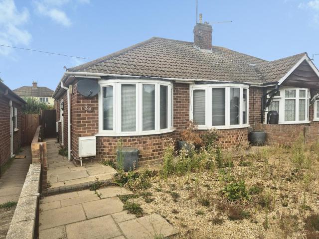 Crawford Avenue, Duston, Northampton. 2 bed semi detached bungalow to rent £1,100 pcm £254 pw