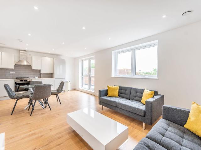 Crawford Avenue, Wembley HA0, 2 bed flat to rent, £2,300 pcm | PrimeLocation