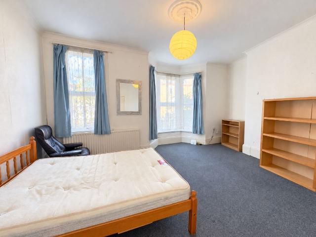 Crayford Road, Tufnell Park N7, 2 bed flat to rent, £2,000 pcm | PrimeLocation