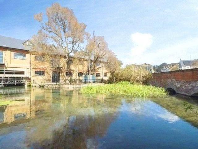 Crabble Hill, Kent CT17 2 bed flat to rent £1,100 pcm £254 pw