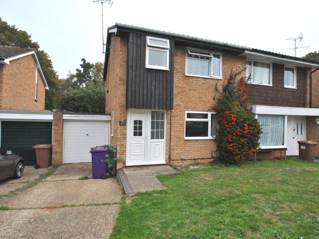 Crabtree Dell, Letchworth Garden City SG6, 3 bed semi detached house to rent, £1,895 pcm | PrimeLocation