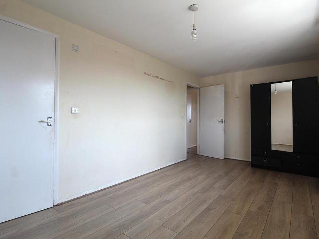 Crabtree Lane, Hemel Hempstead HP3 2 bed apartment to rent £1,650 pcm £381 pw