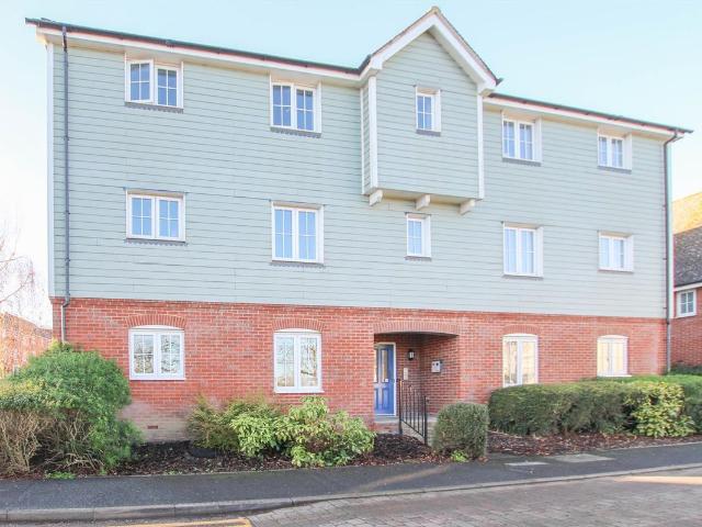 Crabtrees, Saffron Walden CB11, 2 bed flat to rent, £1,300 pcm | PrimeLocation