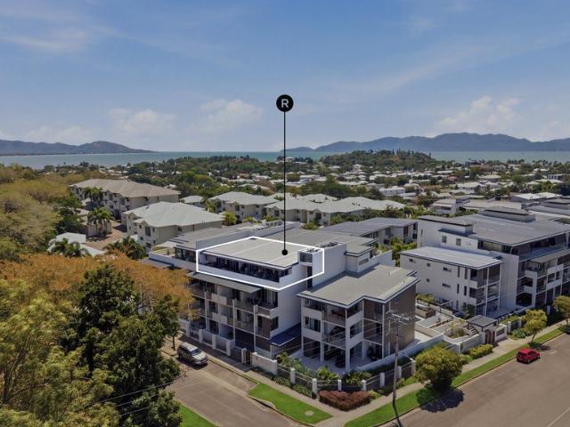 CRACKING JADE PENTHOUSE BUILT FOR TROPICAL NQ LIVING