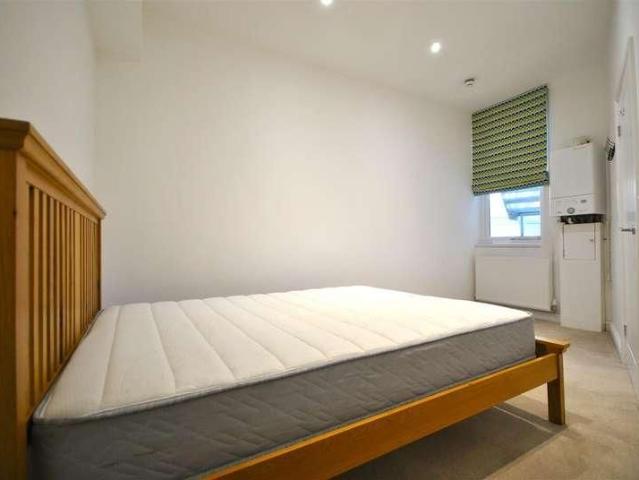 Crackwell Street, Tenby, SA70