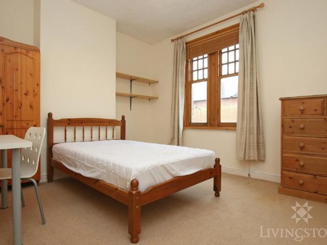Cradock Road, Leicester LE2 3 bed terraced house to rent £399 pcm £92 pw