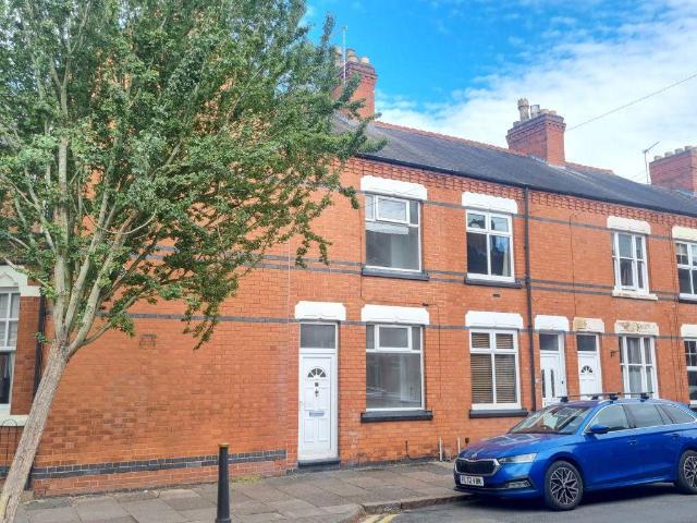 Cradock Road, Leicester 2 bed terraced house to rent £1,150 pcm £265 pw