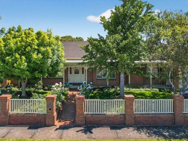 CRAFTSMAN BUILT EXCELLENCE ON DUAL TITLES IN CENTRAL/NORTH WARRNAMBOOL