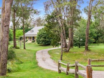 Craftsman Built Home on Five Acres, Walking Distance to Berrima
