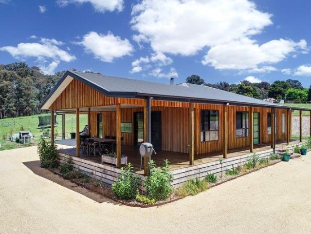 PRICE REDUCTION Craftsmanship, Comfort and Country Living