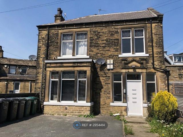 Cragg Terrace, Bradford BD7, Studio to rent, £500 pcm | PrimeLocation