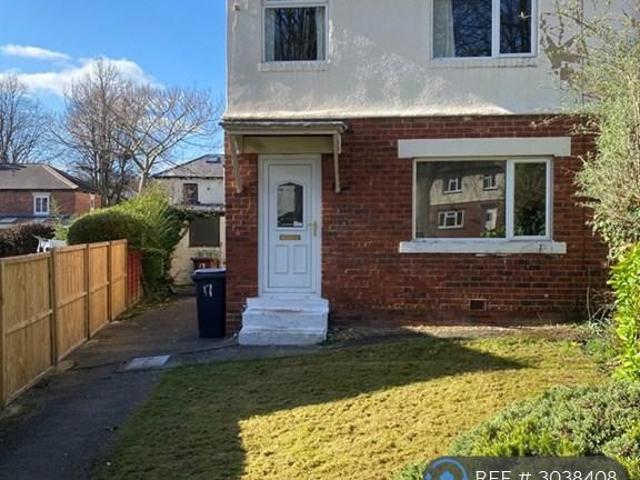 Cragg Avenue, Leeds, LS18 3 bed semi detached house to rent £1,295 pcm £299 pw