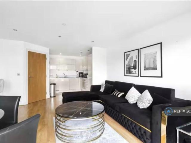 Craig Tower, London, E3 2 bed flat to rent £2,450 pcm £565 pw