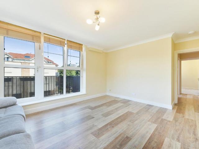 Craig House, Hartington Road, West Ealing W13, 2 bed flat to rent, £2,100 pcm | PrimeLocation