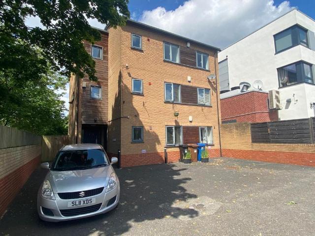 Craig Road, Heaton Mersey, Stockport 2 bed flat to rent £900 pcm £208 pw