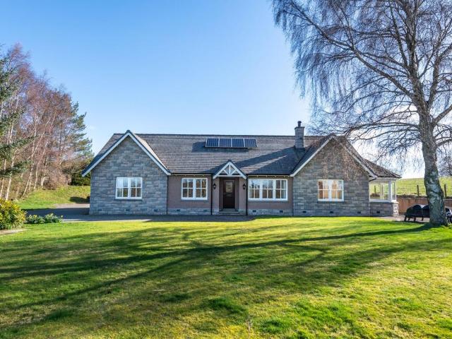 Craigmyle Road, Torphins, Banchory, AB31 4 bed bungalow to rent £1,500 pcm £346 pw