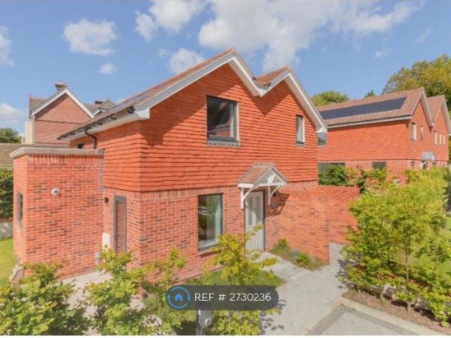 Craigmore Hall, Crowborough TN6, 3 bed detached house to rent, £1,850 pcm | PrimeLocation