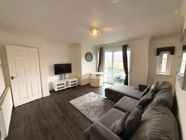 Craigneuk Street, Wishaw ML2, 2 bed flat to rent, £750 pcm | PrimeLocation