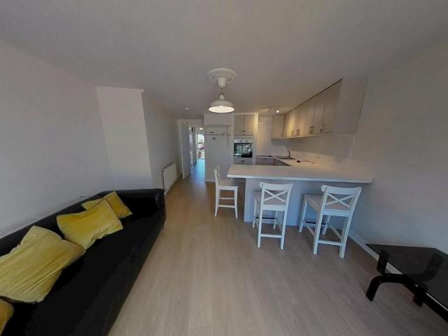 Craigcrook Road, Edinburgh, EH4 1 bed flat to rent £945 pcm £218 pw