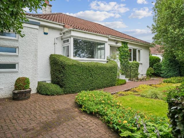Craighlaw Avenue, Eaglesham, Glasgow, East Renfrewshire G76, 3 bed bungalow to rent, £1,750 pcm | PrimeLocation